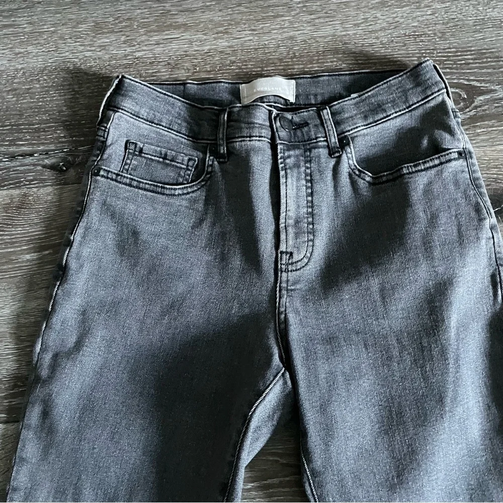 EVERLANE Mid-Rise Jeans Size 30 Reg Washed Black